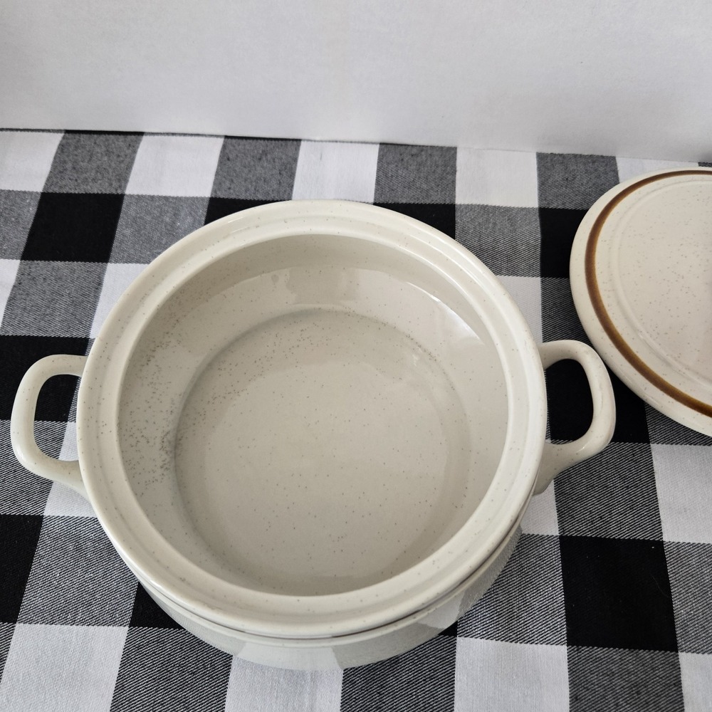 Old Brook Collection Stoneware Casserole Dish With Lid 2 Quart Oven to Table - Picture 3 of 10